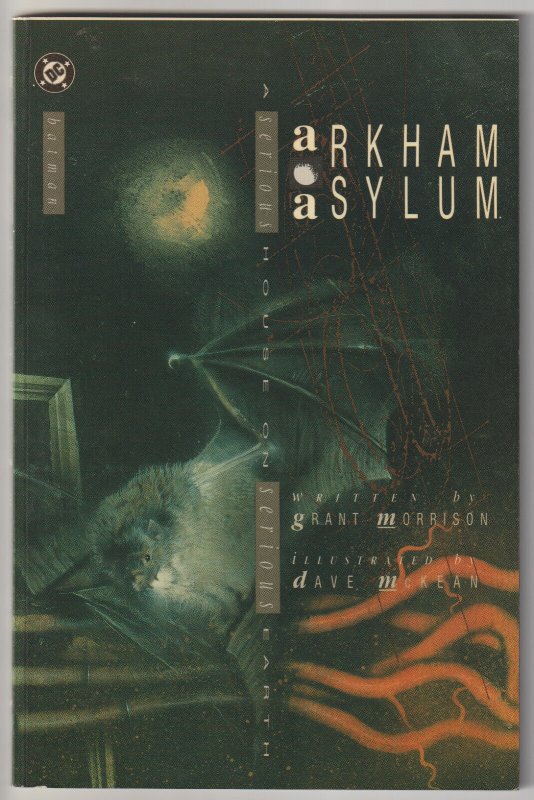 Arkham Asylum nn (1989, DC), softcover, VFN condition (8.0)