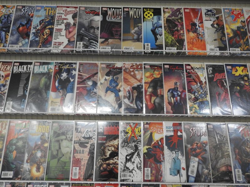 Huge Lot 160+ Comics W/X-Men, Black Panther, Avengers+ Avg VF+ Condition!!