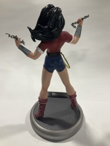 Wonder Woman DC Comics Bombshells Statue Limited Edition 1039/5200 open box 