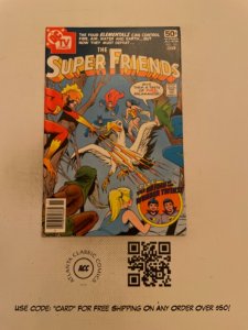 The Super Friends 14 NM- DC Comic Book Batman Superman Wonder Woman Flash 5 SM17