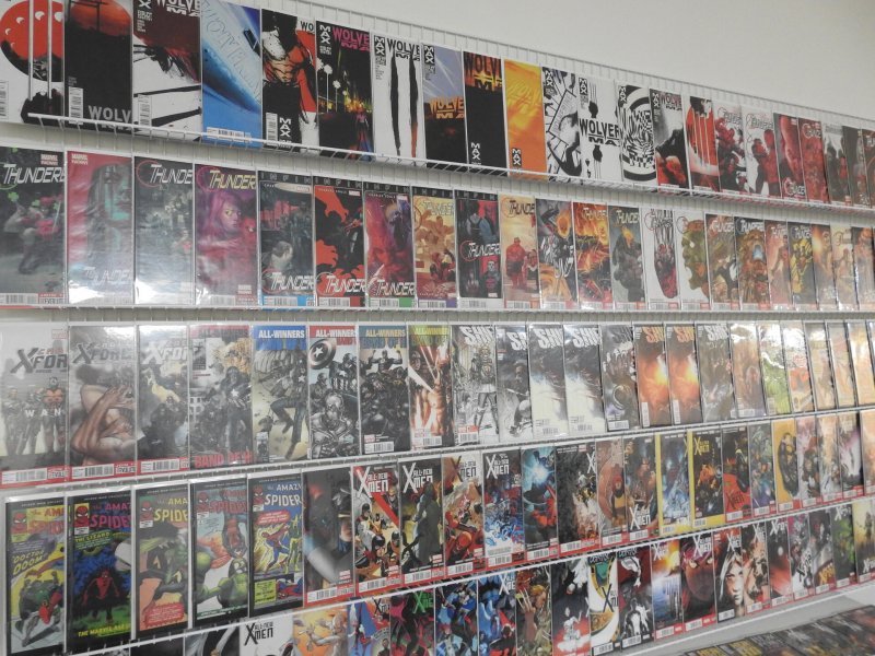 Huge Lot 150+ Comics W/X-Men, Wolverine, Thunderbolts+ Avg VF-NM Condition!