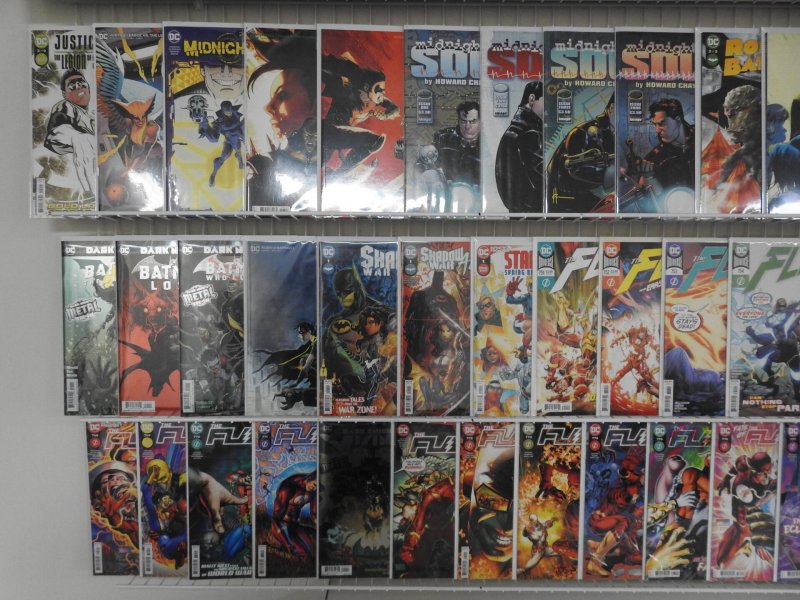 Huge Lot 160+ Comics W/ Dark Knights, Flash, Doomsday Clock+ Avg VF-NM Condition