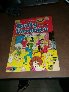 Betty and Veronica #122 Archie Dan Decarlo Pillow Fight party Cover Comics 1966