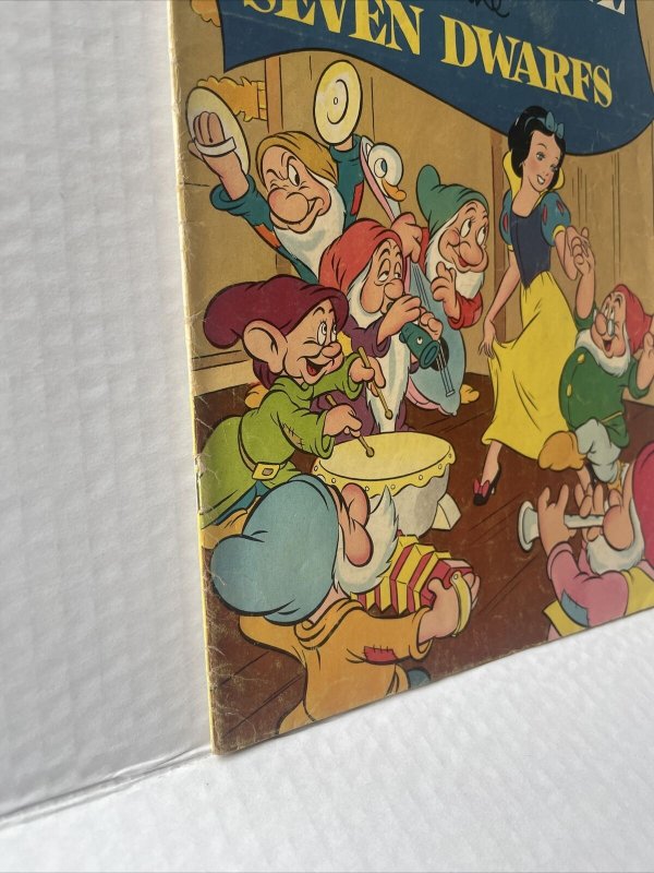 Walt Disney’s Snow White And The Seven Dwarfs #382 Dell Four Color ...