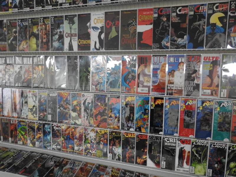 Huge Lot 130+ Comics W/ Catwoman, Green Lantern, Identity Crisis, +More Avg VF+