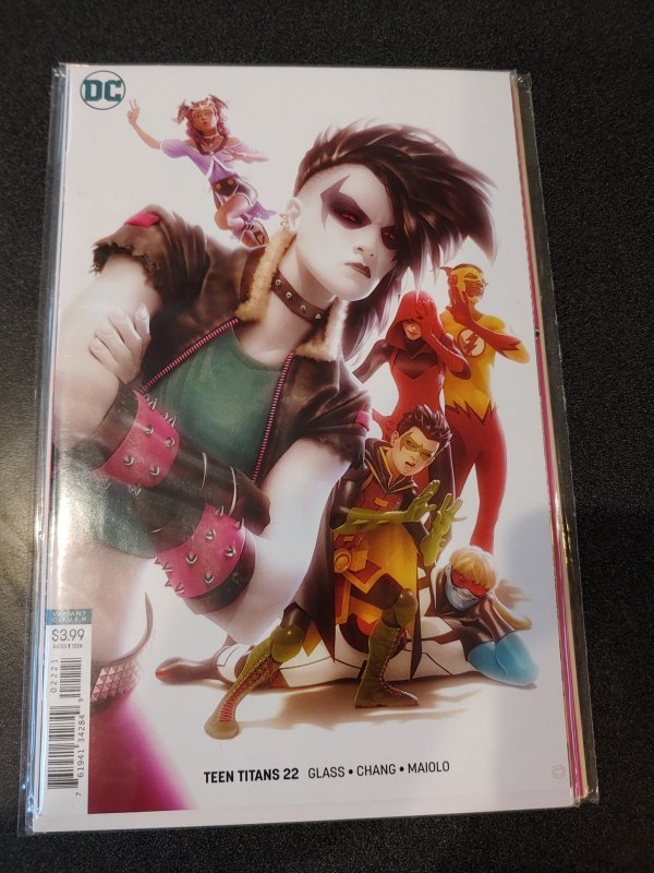 Teen Titans #22 Virgin Variant DC Comics 1st Print