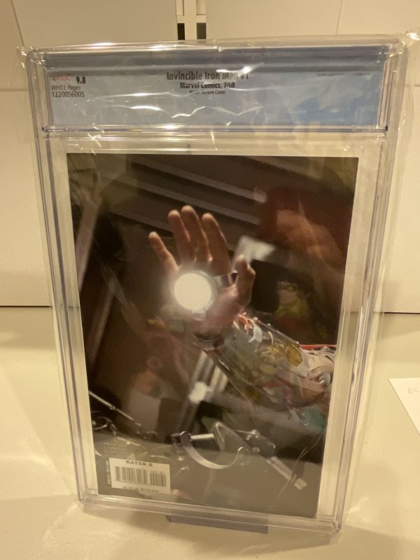 Invincible Iron Man #1  CGC 9.8  2008  Movie Photo Variant!