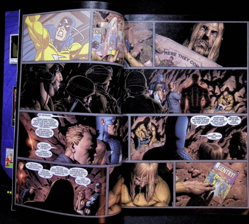 THE NEW AVENGERS Comic Issue 8 -- Hasbro Toys Reprint Edition -- 2010 Marvel VG