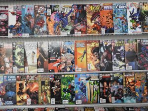 Huge Lot 200+ Comics W/ Hulk, Deadpool, X-Men, Punisher+ Avg Fine/VF Condition!!