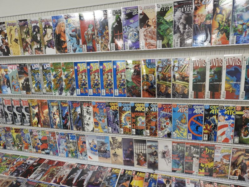 Huge Lot 130+ Comics W/ Captain Atom, Lone Wolf and Cub, +More! Avg VF- Cond!