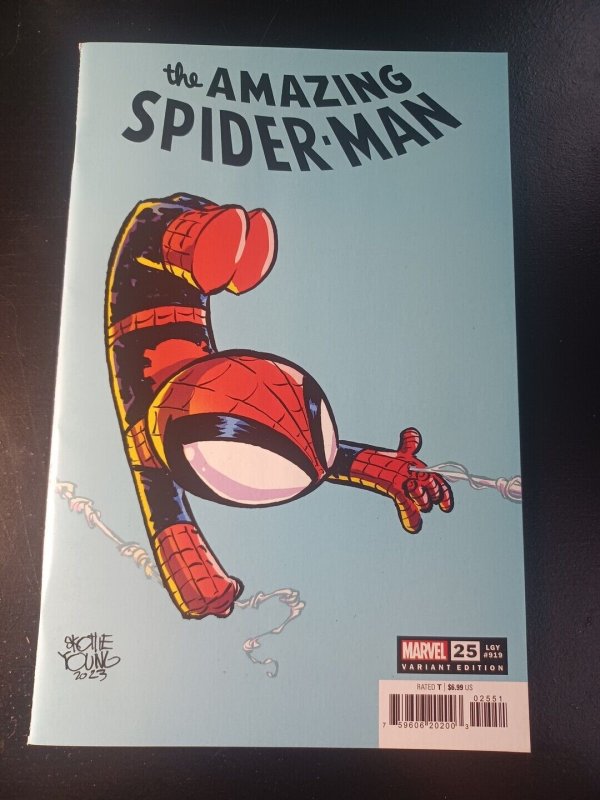 Amazing Spider-Man #25 NM- Skottie Young Variant Marvel Comics c213