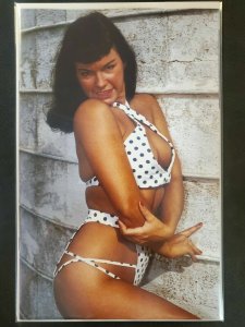 Bettie Page #1 1:21 Photo Virgin FOC Variant Dynamite Entertainment EB105