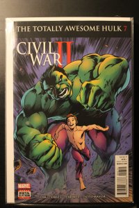 The Totally Awesome Hulk #7 Alan Davis Variant (2016)