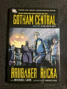 2008 GOTHAM CENTRAL Book One by Ed Brubaker HC/DJ VF+/VF 1st DC Comics