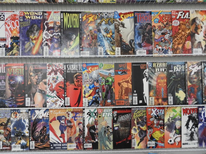 Huge Lot 200+ Comics W/ Batman, Thor, Avengers+ Avg Fine Condition!