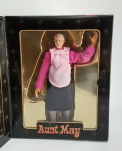 1998 Marvel Comics Famous Cover Series Aunt May 8 Action Figure