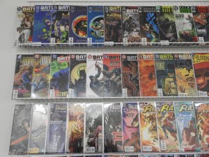 Huge Lot 140+ Comics W/ Flash, Catwoman, Batman, +More! Avg VF/NM Condition!