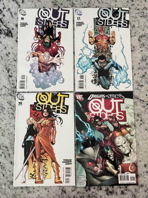 4 Outsiders DC Comic Books # 15 16 17 18 Batman Superman Flash Aquaman 5 J854