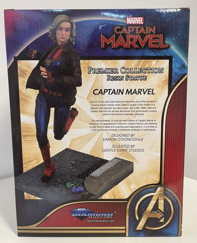 Diamond Select Premier Collection Captain Marvel Resin Statue NIB