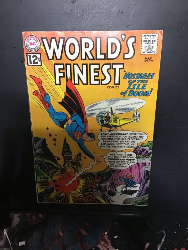 World's Finest Comics #125 (1962) Island of doom! Aquaman! Green arrow! ...