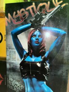 Sideshow Collectibles Mystique (Regular) 1/4 Scale, Premium Format Statue