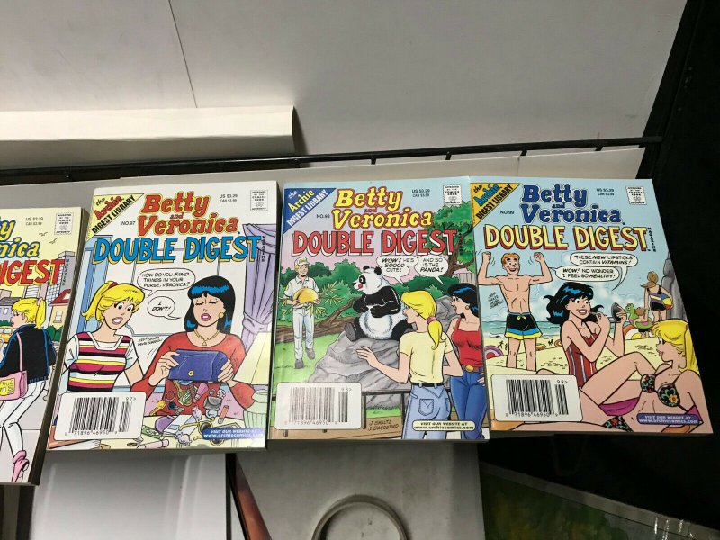 BETTY and VERONICA DOUBLE DIGEST MAGAZINE LOT of 6 Early-Mid 2000's FINE #17