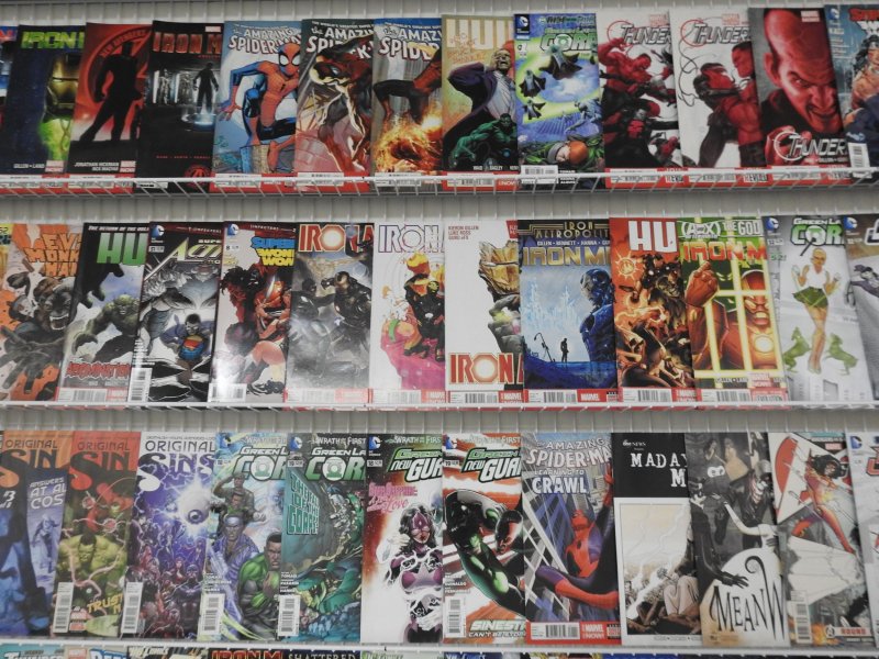 Huge Lot 200+ Comics W/ Green lantern, X-Men, Thunderbolts+ Avg VF- Condition!