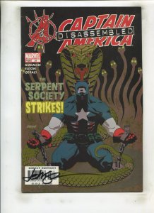 CAPTAIN AMERICA #31 (8.0) SIGNED BY DAVE JOHNSON! 2004