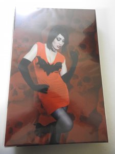 Vampirella #6 Cover E 'Virgin' Cosplay (2017)