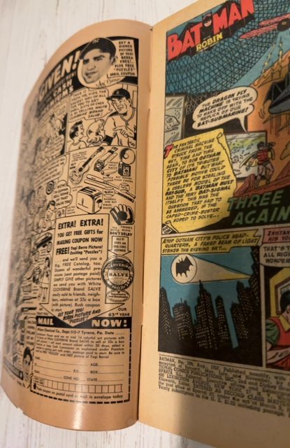 Batman #109 (1957)1001 inventions of Batman