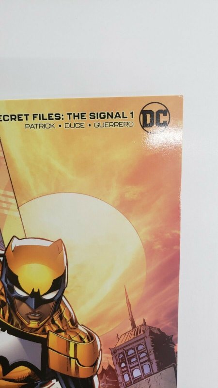 Batman The Secret Files The Signal #1 1:25 Incentive Variant 2021 DC Comics