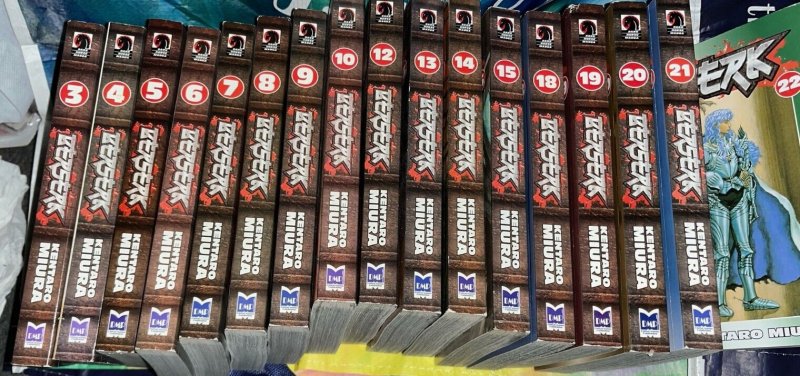 Huge Berserk Manga Lot of Volumes 3-22 (Missing #11), English, Dark Horse