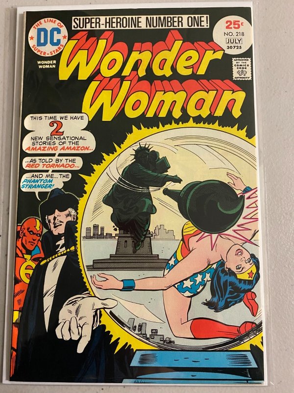 Wonder Woman #218 Red Tornado + Phantom Stranger 6.0 (1975)