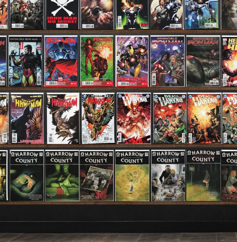 Huge Lot 150+ Comics with Invincible Iron Man, Iron Man, Harrow County & More!