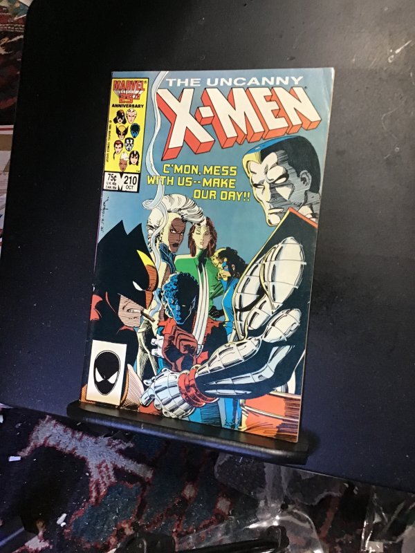 Uncanny X-Men #210 Mutant Massacre! Mid-High-Grade Wolverine cover! FN/VF. Wow!