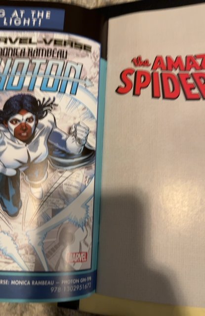 The Amazing Spider-Man #32 (2017)peach momoka virgin variant