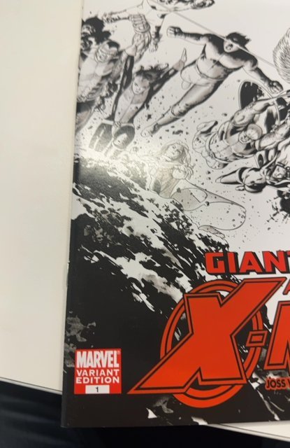 Giant-Size Astonishing X-Men Black and White Variant Joss whedon run (2008)1:100