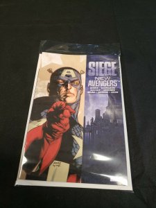 SIEGE: NEW AVENGERS TPB (VF/NM) GN, THE AVENGERS ON THE RUN, TPB, SOFTCOVER 2011