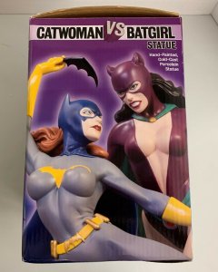 DC Classic Confrontations Catwoman Vs Batgirl Statue Limited Edition 0129/1500 