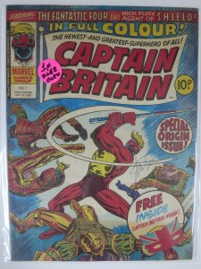 CAPTAIN BRITAIN #1 (1976) Marvel UK First app Stan Lee Autograph FN No mask