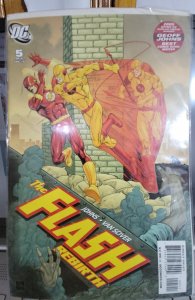 The Flash: Rebirth #5 Ethan Van Sciver Flash & Reverse-Flash Cover (2010)