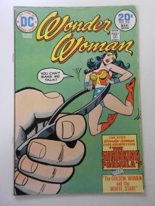Wonder Woman #210 (1974) VG Condition!