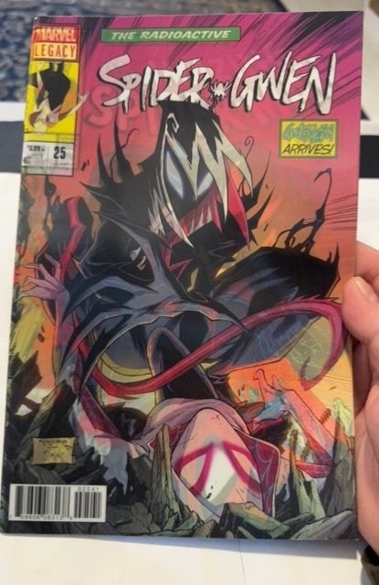 Spider-Gwen #25 (2017)lenticular cover/homage to ASM 317