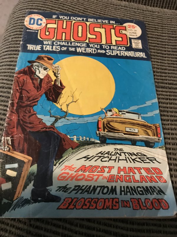 Ghosts #39 : DC Comics 6/75 VG: horror Hitchhiker, English Ghost