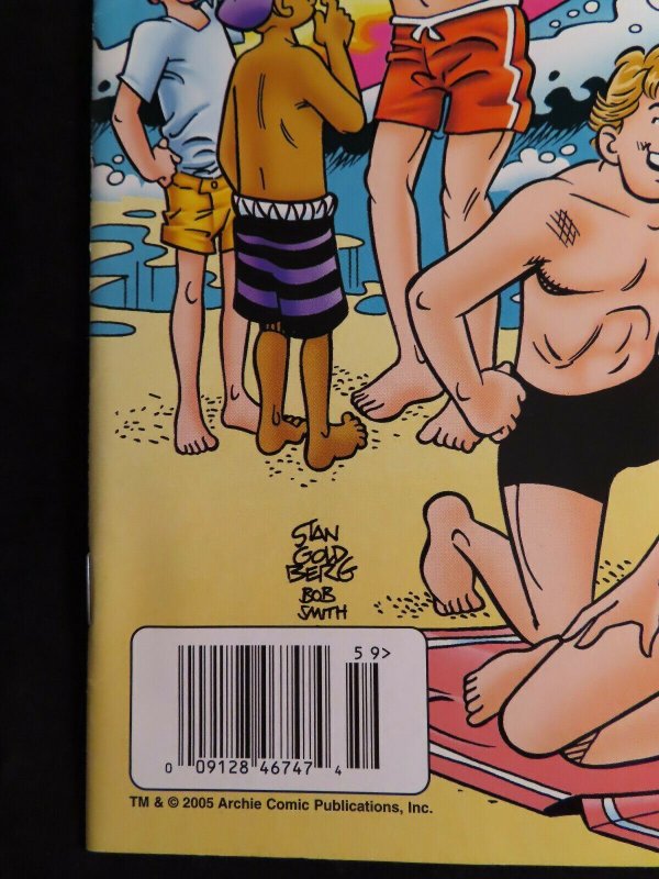 ARCHIE #559 VF/NM BEACH BIKINI cover STAN GOLBERG Archie Comics