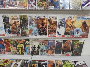 Huge Lot 150+ Comics W/ Superman, Hulk, Fantastic Four, +More AVG VF-