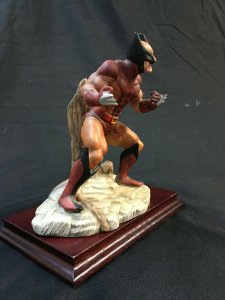WOLVERINE STATUE 1989THE MARVEL COLLECTION WITH WOOD BASE LOOSE