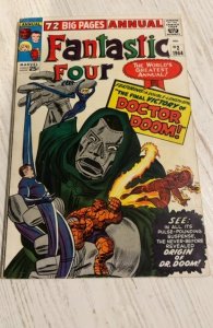 Fantastic Four Annual #2 (196 final victory of dr doom  -1,5 inch spine split