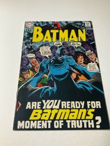 Batman 211 Vf Very Fine 8.0 DC Comics