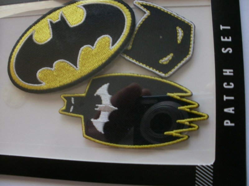 NEW DC BATMAN IRON-ON PATCH SET (Set of 3 Embroidered Patches) Logo Mask Knight